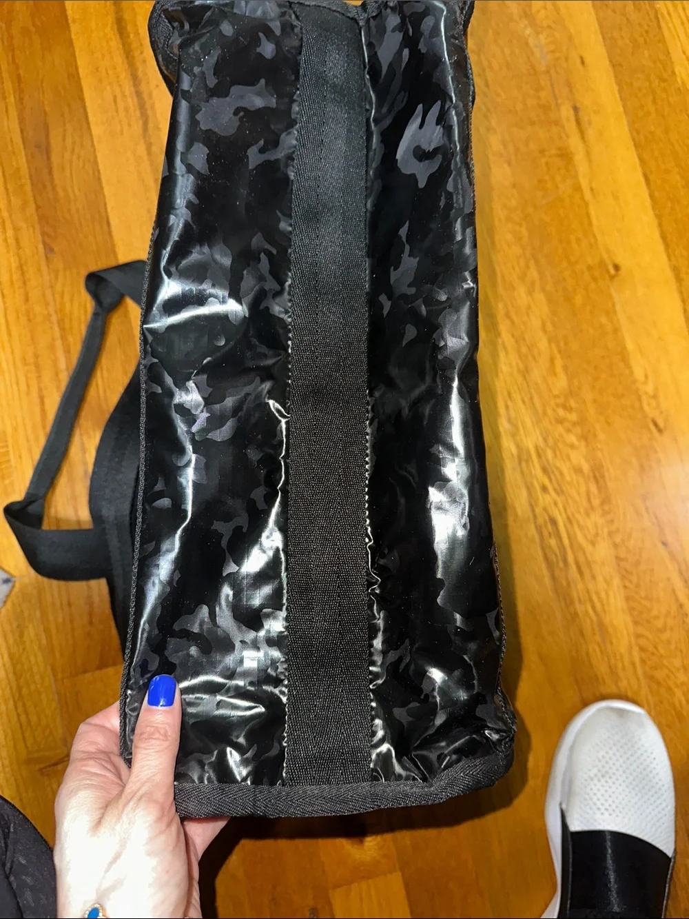 NWT Soulcycle Lesportsac Black Glossy  Laptop Bag with Shoulder Strap